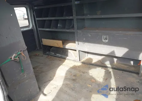 2002 Ford E-150 Commercial/Recreational from USA, damaged, VIN 1FTRE142X2HB39860